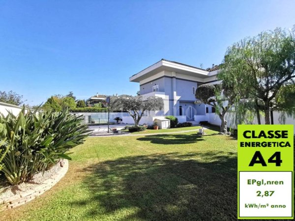 casa indipendente in vendita a Roma in zona Axa