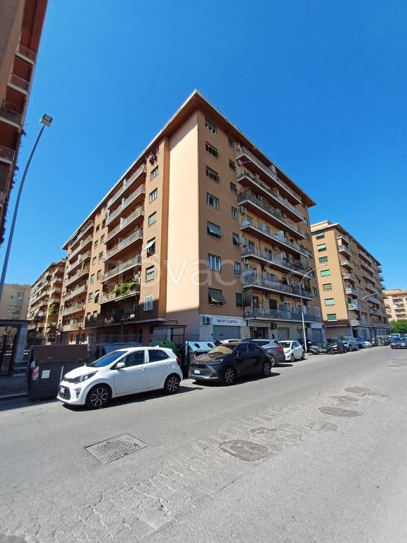 appartamento in vendita a Roma in zona Cinecittà