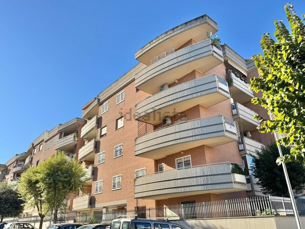 appartamento in vendita a Roma in zona Ponte di Nona