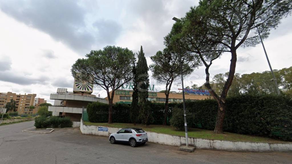 negozio in vendita a Roma in zona Ardeatino