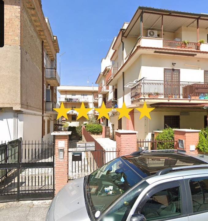 appartamento in vendita a Roma in zona Torre Angela