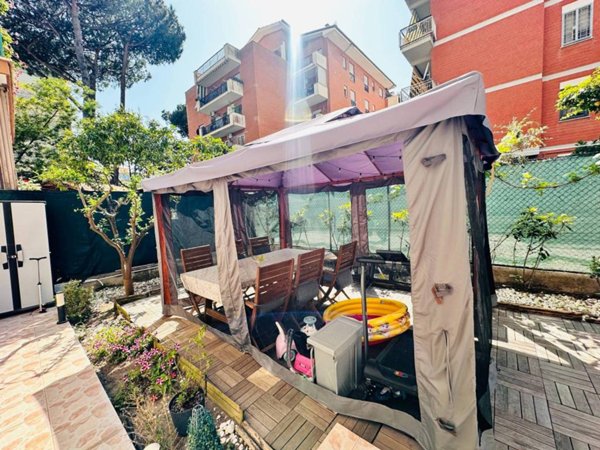 appartamento in vendita a Roma in zona Ostia