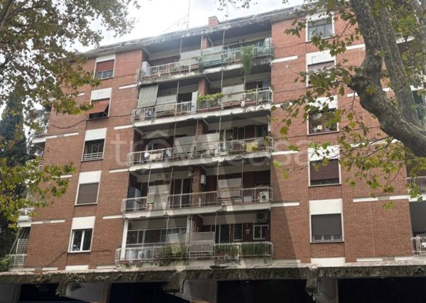 appartamento in vendita a Roma in zona EUR
