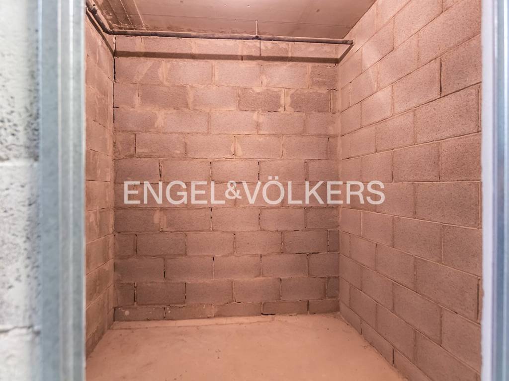 locale commerciale in vendita a Roma in zona Castelverde