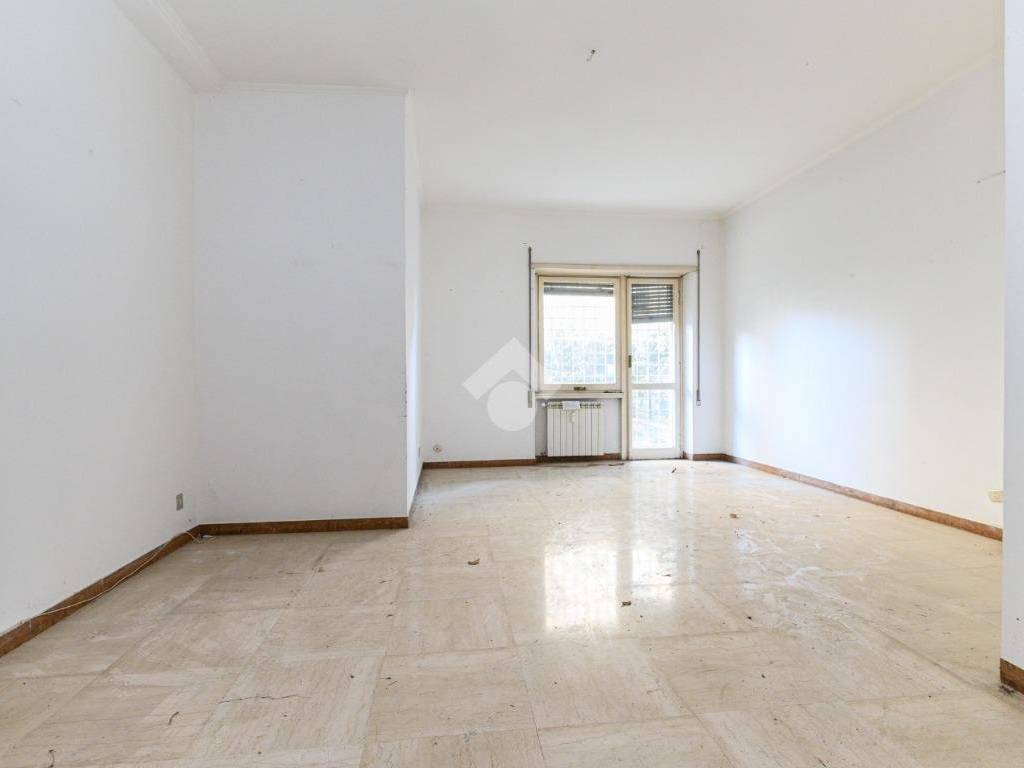 appartamento in vendita a Roma in zona Tuscolano