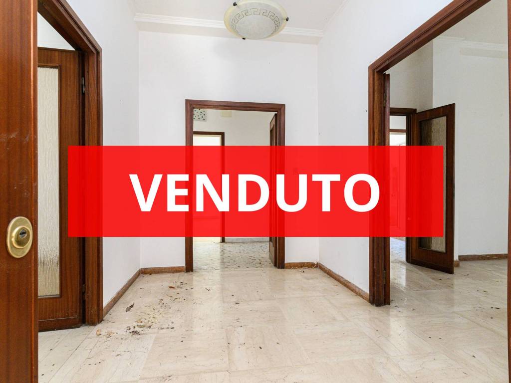 appartamento in vendita a Roma in zona Tuscolano