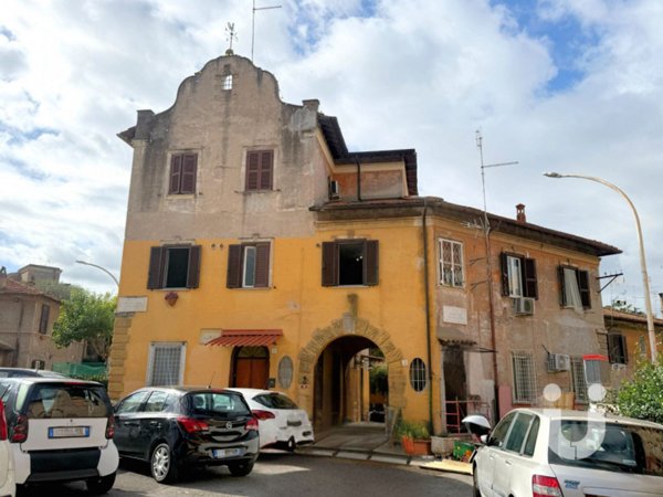 appartamento in vendita a Roma in zona Ostiense
