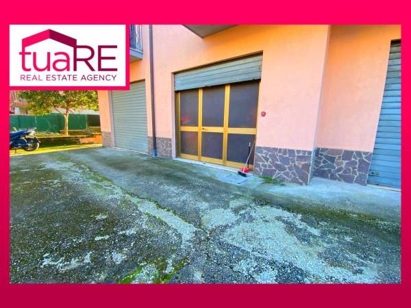 negozio in vendita a Roma in zona Valle Muricana