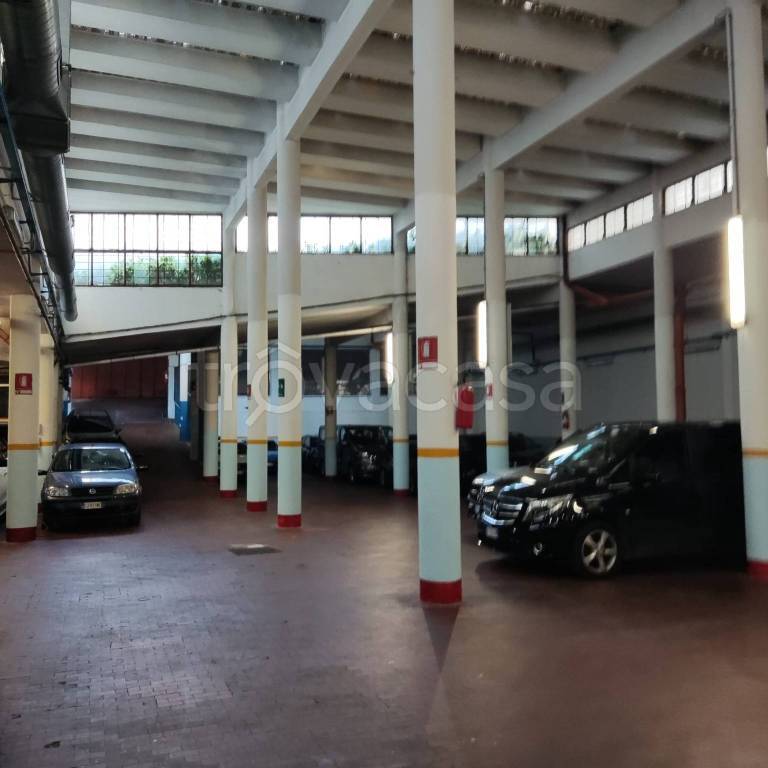 locale commerciale in vendita a Roma in zona Aurelio