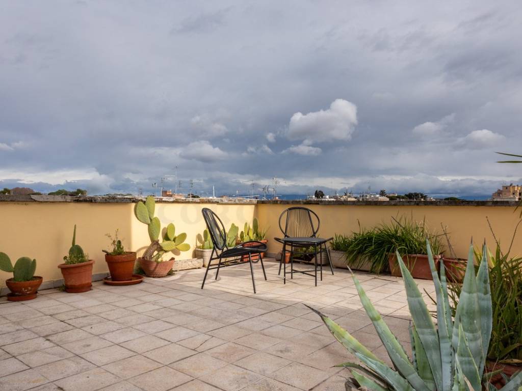 mansarda in vendita a Roma in zona Gianicolense