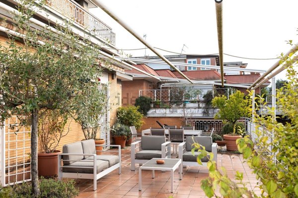 appartamento in vendita a Roma in zona Tomba di Nerone