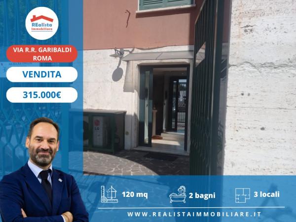 appartamento in vendita a Roma in zona Ostiense