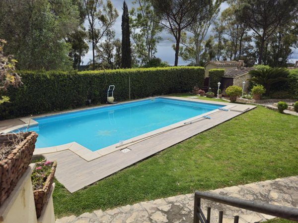 casa indipendente in vendita a Roma in zona Pantan Monastero