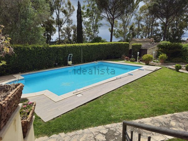 casa indipendente in vendita a Roma in zona Pantan Monastero