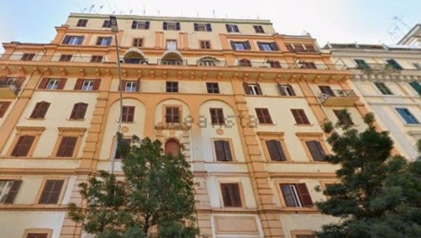 appartamento in vendita a Roma in zona Appio Latino