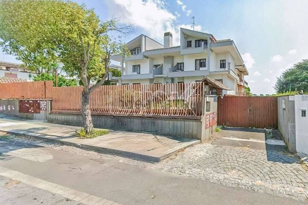 casa indipendente in vendita a Roma in zona Axa
