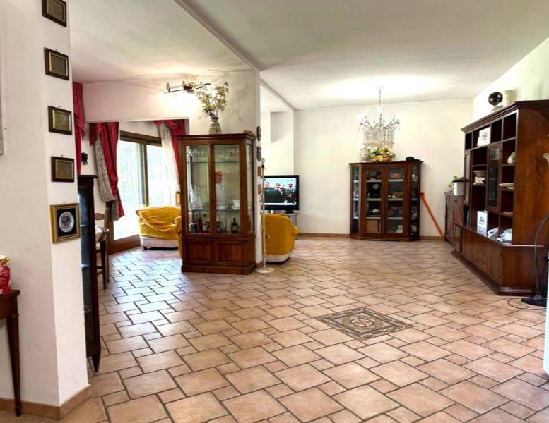 casa indipendente in vendita a Roma in zona Casal Palocco