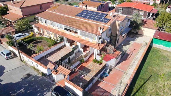 appartamento in vendita a Roma in zona Ostia Antica