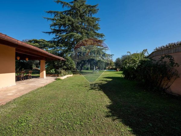 casa indipendente in vendita a Roma in zona Prima Porta