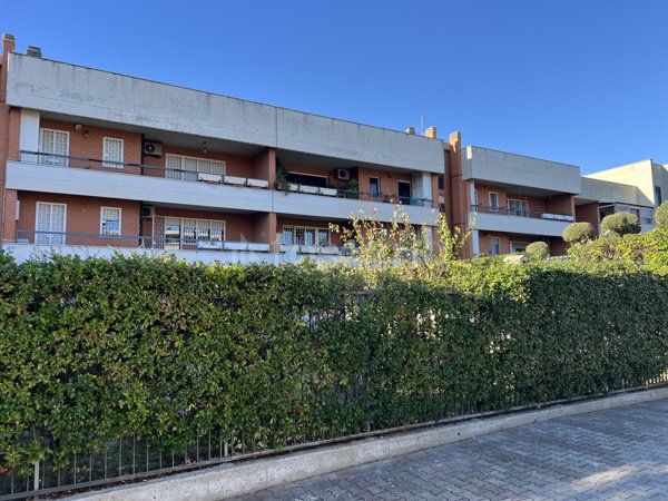 casa indipendente in vendita a Roma in zona San Basilio