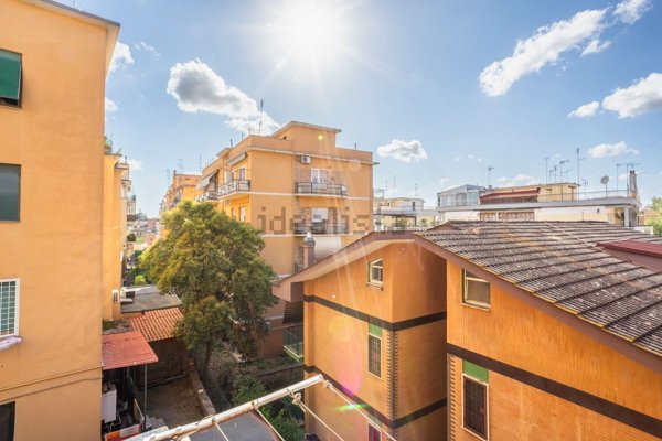 appartamento in vendita a Roma in zona Primavalle