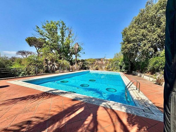 casa indipendente in vendita a Roma in zona EUR