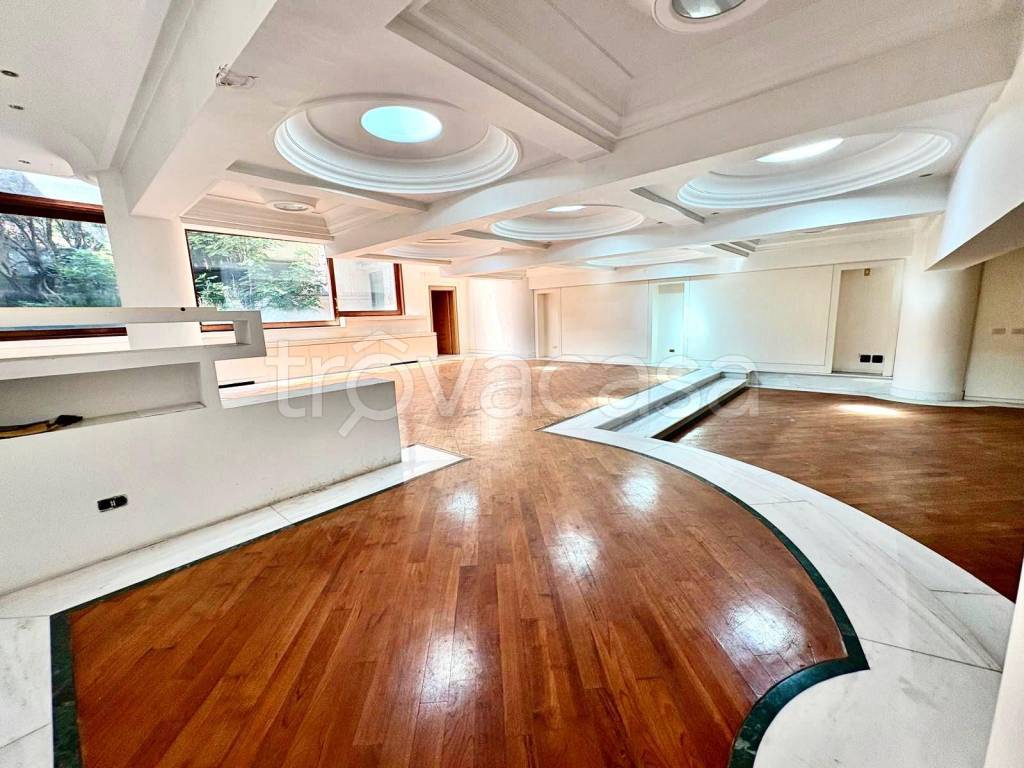 casa indipendente in vendita a Roma in zona EUR