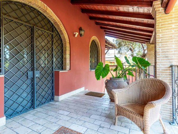 casa indipendente in vendita a Roma in zona Infernetto