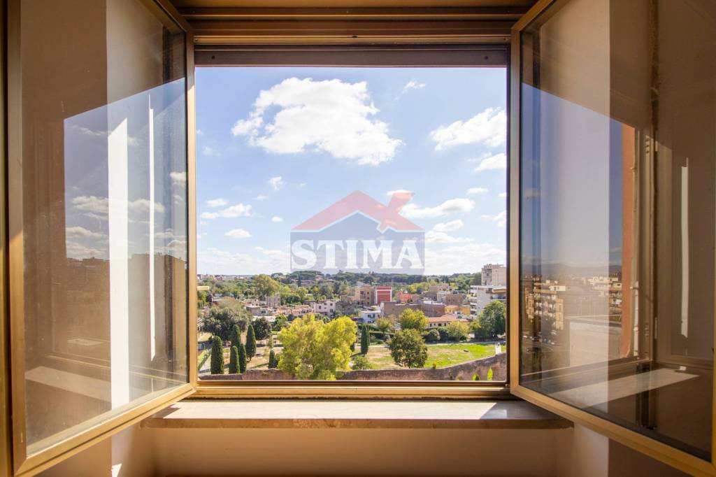 appartamento in vendita a Roma in zona Tuscolano