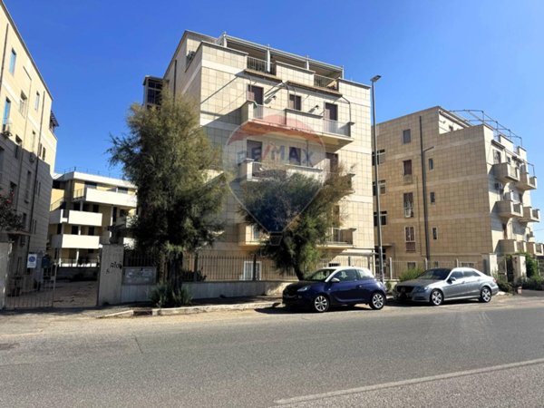 appartamento in vendita a Roma in zona Ostia