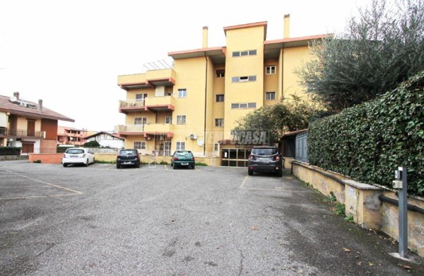 appartamento in vendita a Roma in zona Casal Morena