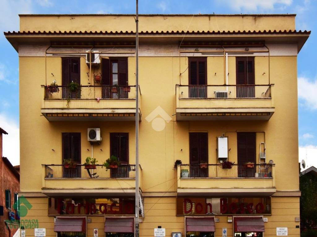 appartamento in vendita a Roma in zona Appio Pignatelli