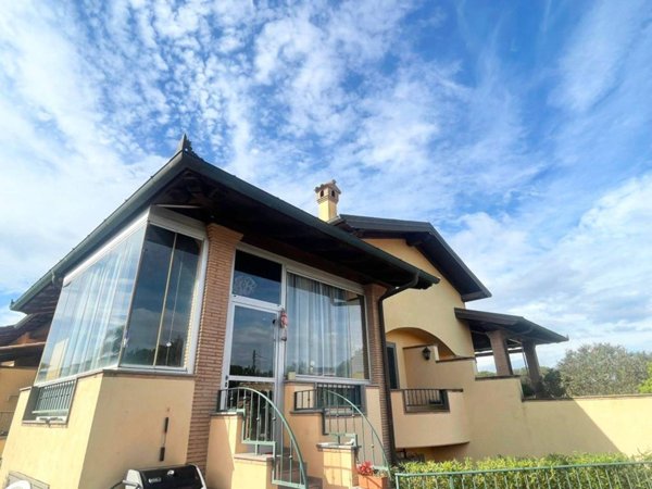 casa indipendente in vendita a Roma in zona Infernetto