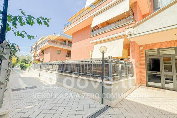 appartamento in vendita a Roma in zona Osteria del Curato