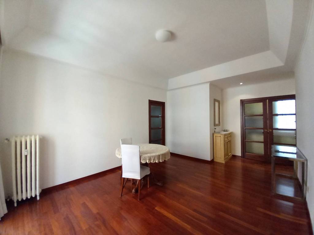 appartamento in vendita a Roma in zona Appio Latino