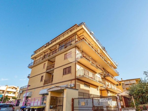 appartamento in vendita a Roma in zona Borghesiana
