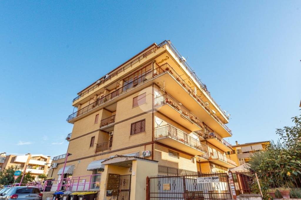 appartamento in vendita a Roma in zona Borghesiana