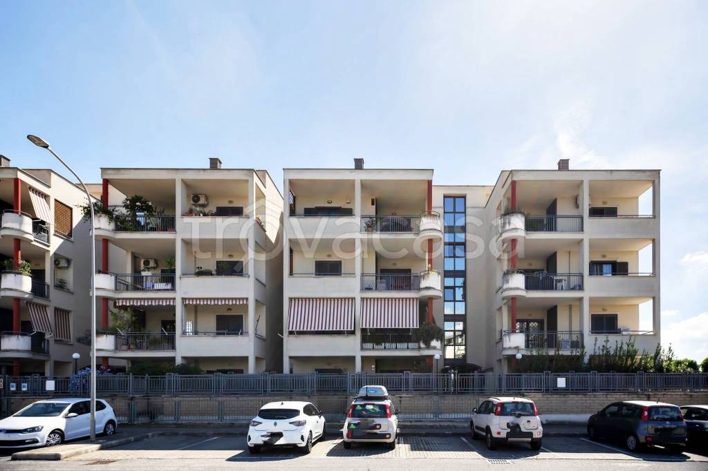appartamento in vendita a Roma in zona Mezzocammino