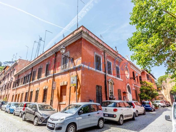 appartamento in vendita a Roma in zona Trastevere