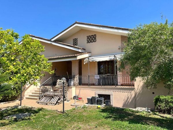 appartamento in vendita a Roma in zona Infernetto