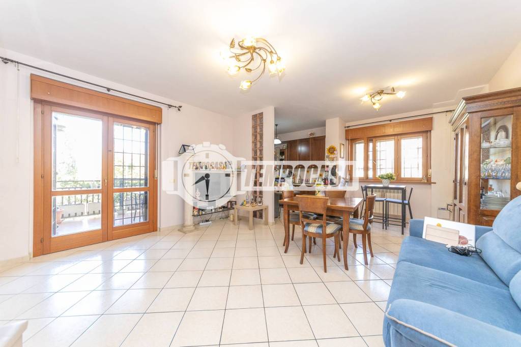 appartamento in vendita a Roma in zona Osteria del Curato