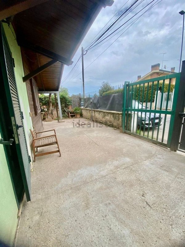 appartamento in vendita a Roma in zona Giardini di Corcolle