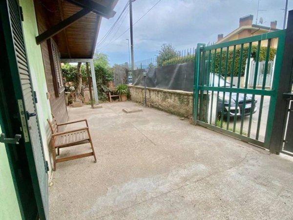 appartamento in vendita a Roma in zona Giardini di Corcolle