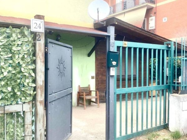 appartamento in vendita a Roma in zona Giardini di Corcolle