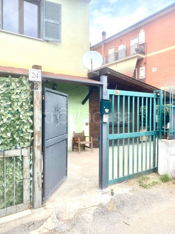 appartamento in vendita a Roma in zona Giardini di Corcolle