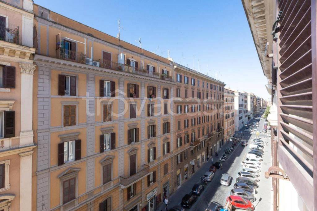 intera palazzina in vendita a Roma in zona Esquilino