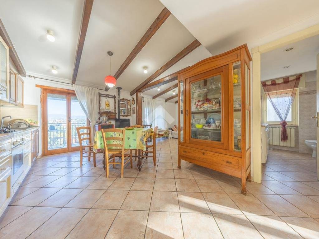 appartamento in vendita a Roma in zona Borghesiana