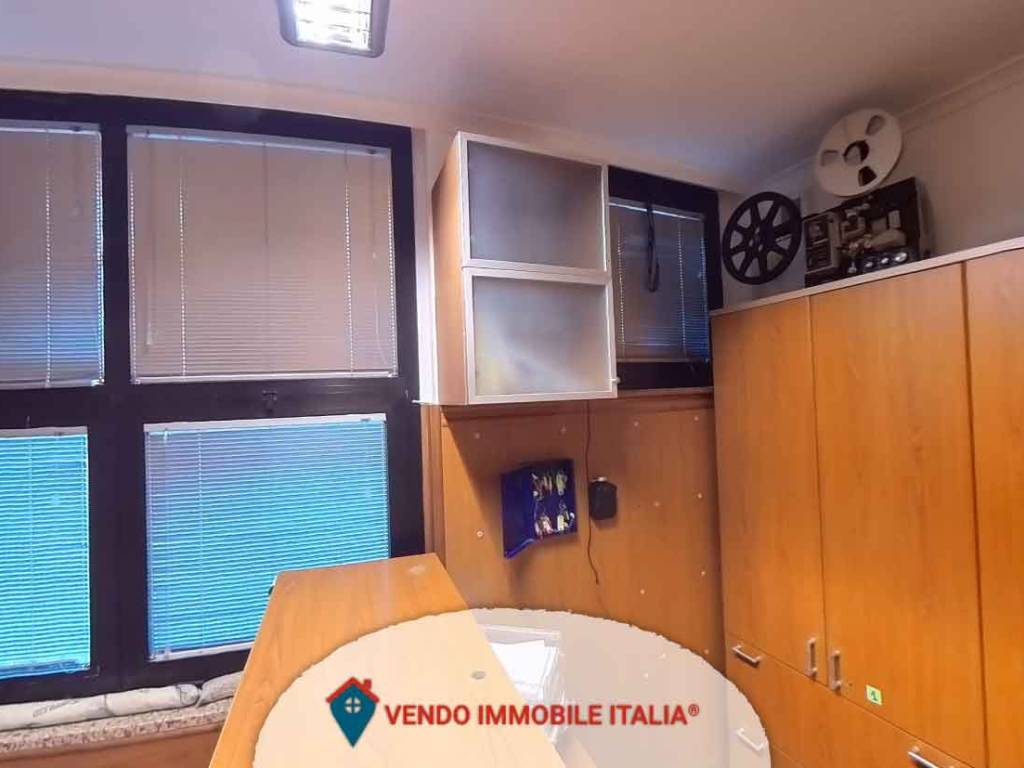 ufficio in vendita a Roma in zona Ponte Mammolo