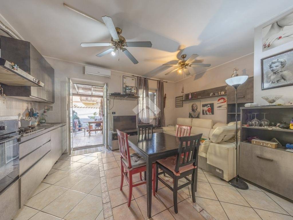 appartamento in vendita a Roma in zona Romanina