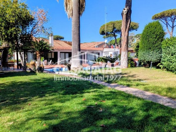 casa indipendente in vendita a Roma in zona Axa